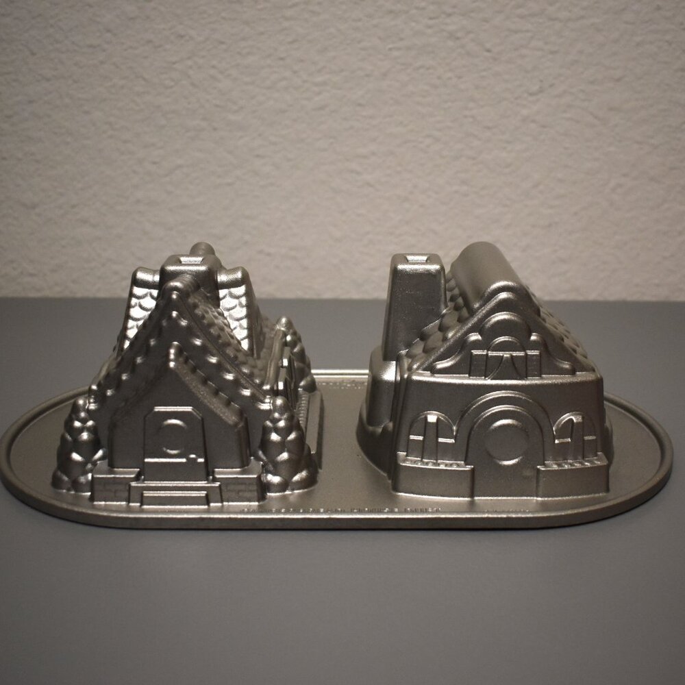 Nordic‎ Ware Gingerbread House Duet Baking Pan